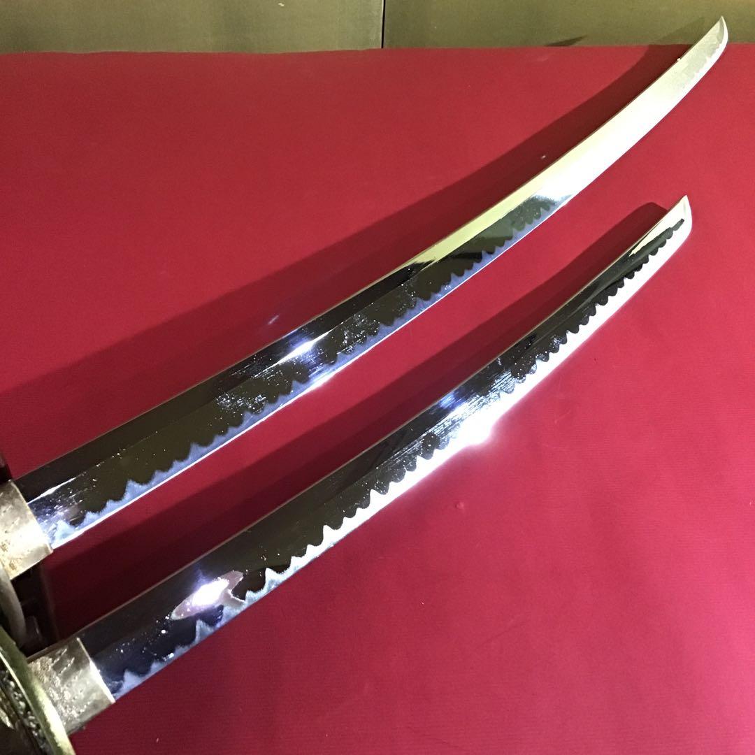 高級　居合刀大小　雲龍紋鍔　金微塵塗鞘　刀は合金です。