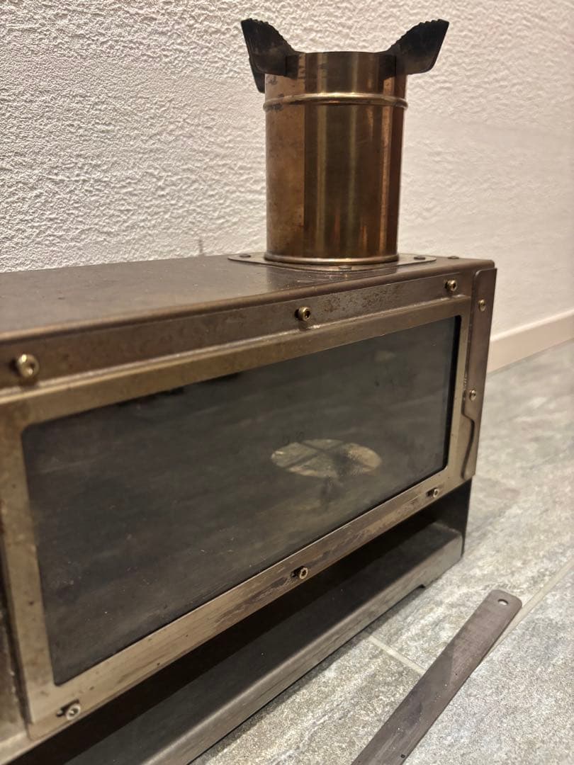 スームルーム　薪ストーブ　TOPON