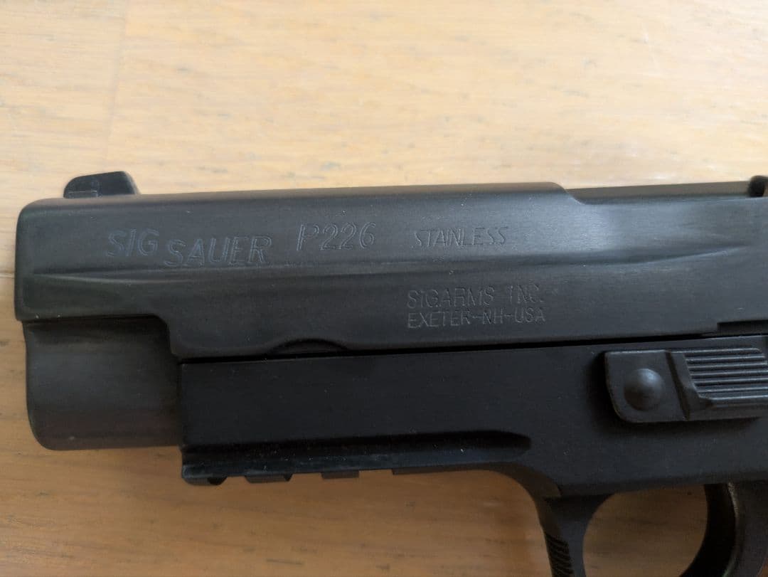 KSC SIG P226R HW System７マガジン3本実物グリップサバゲー