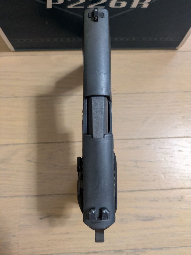 KSC SIG P226R HW System７マガジン3本実物グリップサバゲー