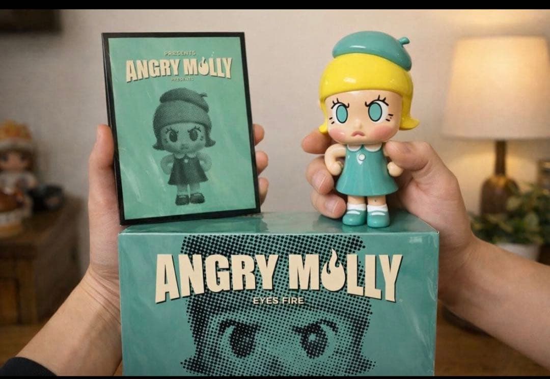 限定996体Angry Molly Eyes Fire Designer Toy