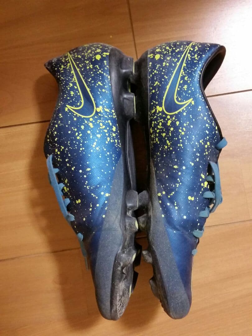 アディダス サッカースパイク