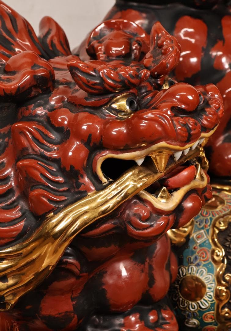 九谷焼　特大　九谷 八幡窯 須栄義 銘　玉獅子　置物　高さ60㎝　重さ30㎏