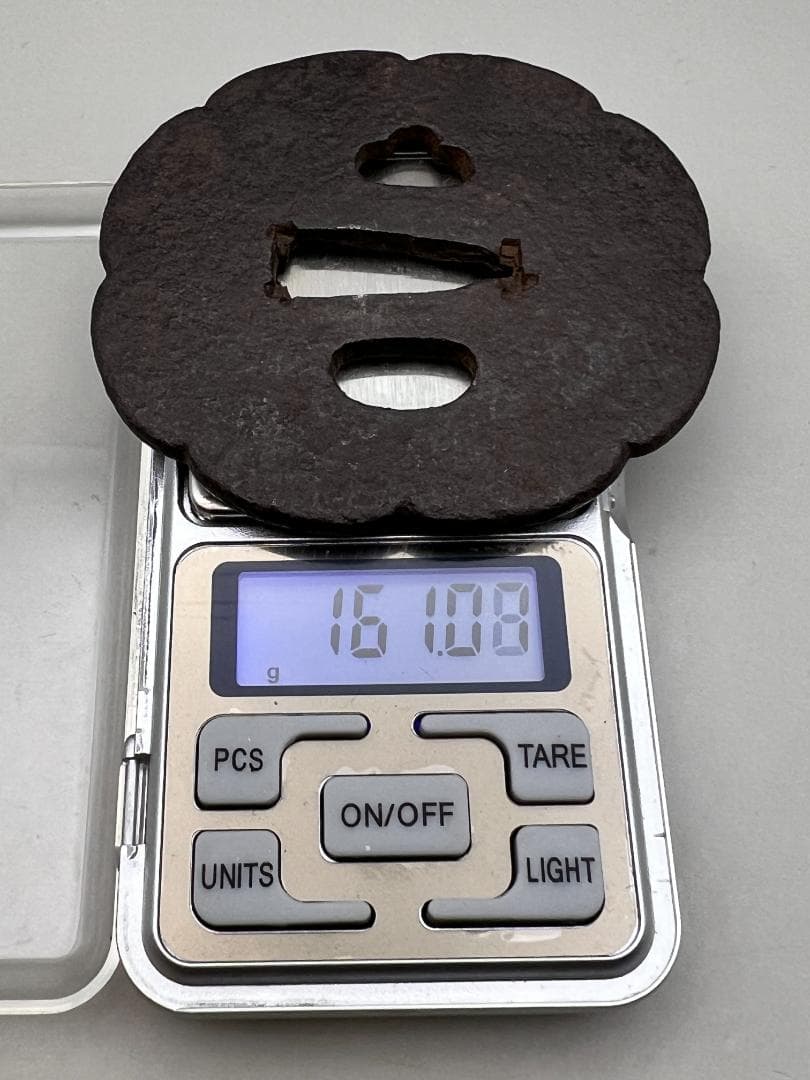 【海】江戸期　鍔　鉄地四角形　透かし幾何形　２枚　１枚國廣在銘　刀装具