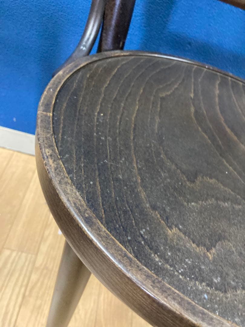 D 東ヨーロッパ　チェコ　椅子　チェア　アンティーク調　ヨーロピアン　木製　茶系