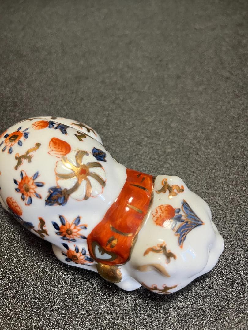 ■　伊万里 陶器 金彩 眠り猫 猫 縁起物 置物 飾物　■