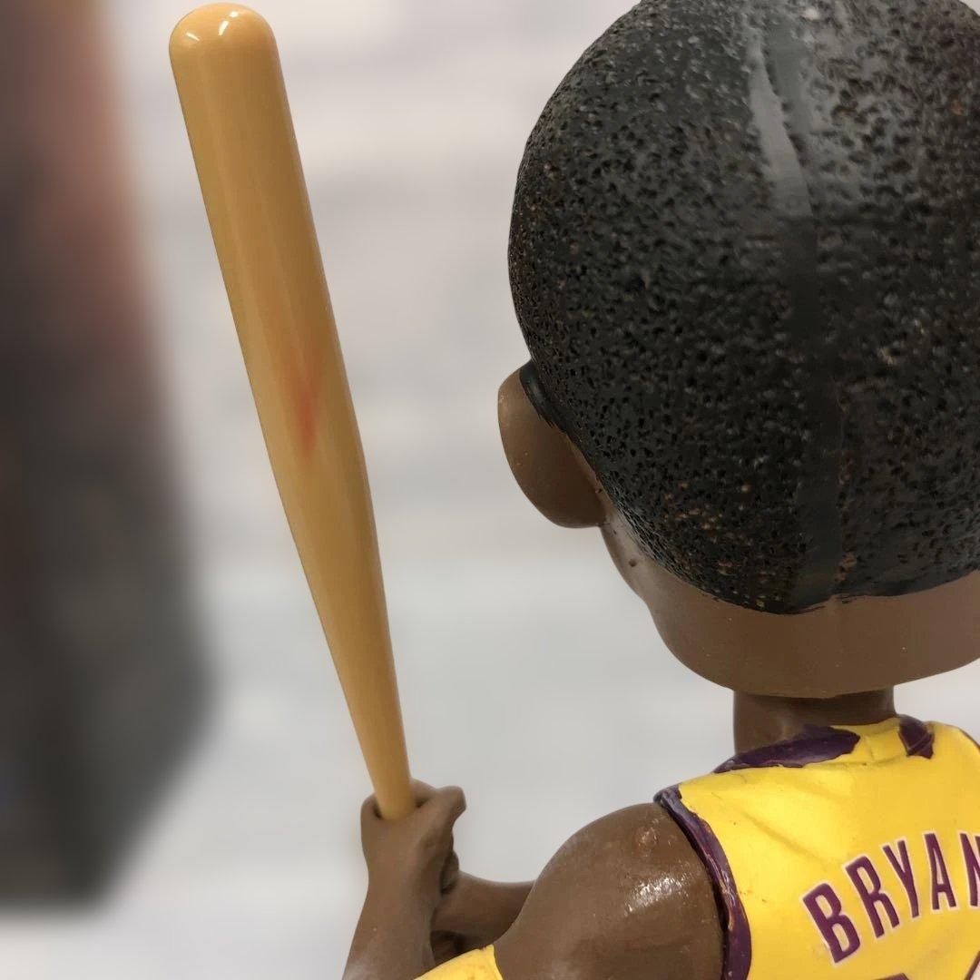 s02 【非売品】LAドジャース8/8記念品 コービーブライアント　ボブルヘッド