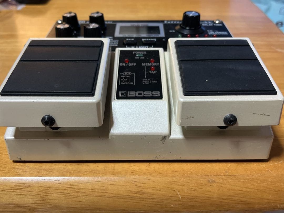 BOSS DD-20 GIGA DELAY ツインペダルシリーズ