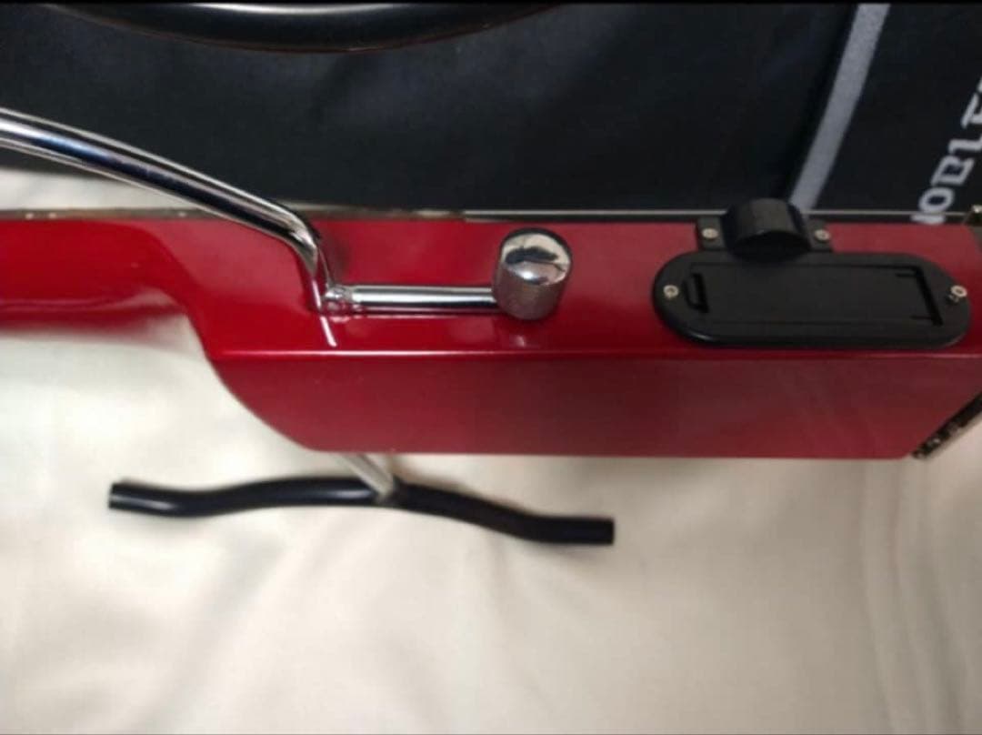 新品トラベルエレキギター