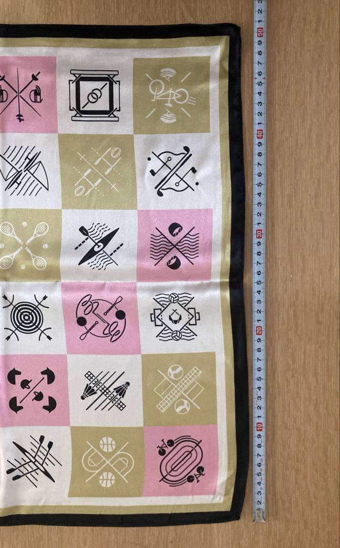 【新品・非売品】2024 パリオリンピック オフィシャルホスピタリティ　スカーフ