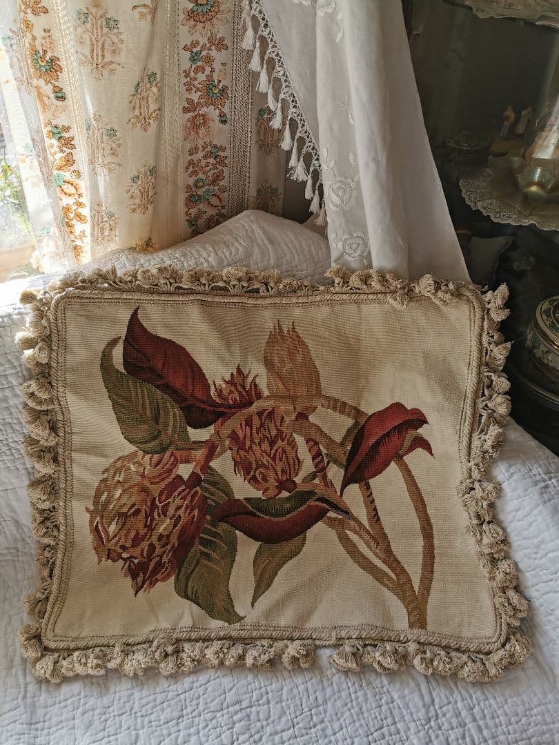 アンティークフランス プロテアの花 オービュッソン織タッセル付クッションカバー