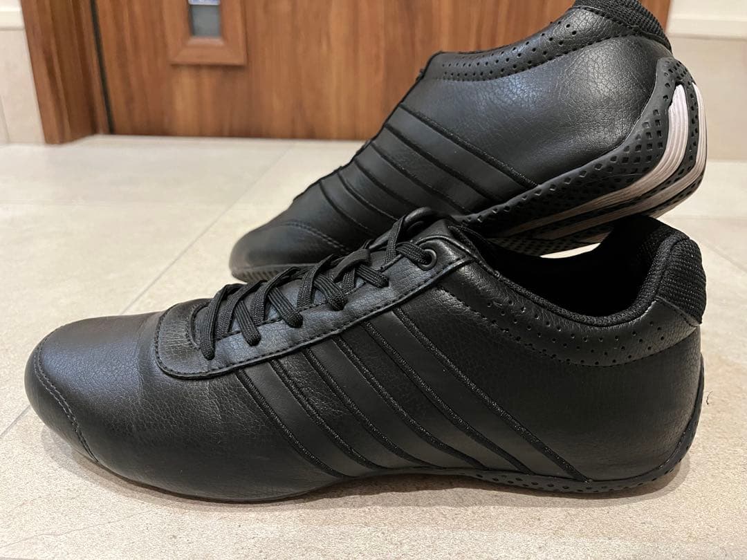 adidas ドライビングシューズ