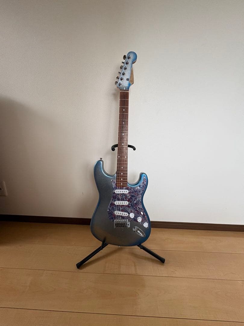 ストラトキャスタータイプ ジャパンビンテージギターになります。