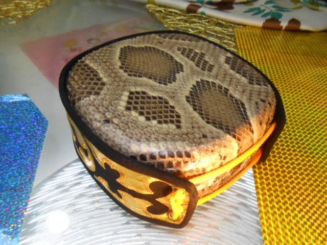 新品未使用(送料無料)17.980円沖縄三線専用木製盛嶋チーガを蛇皮強化型へ仕立