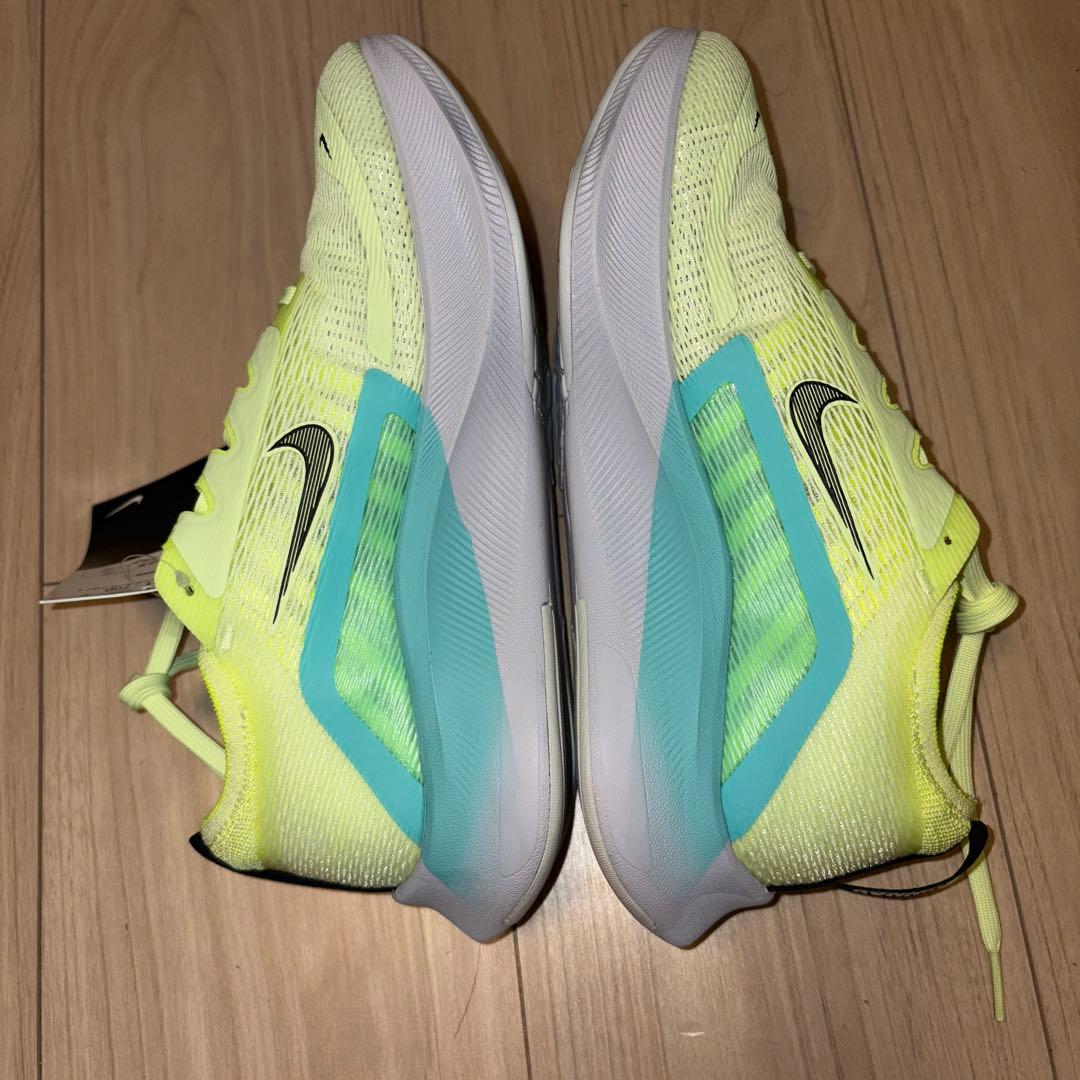 Nike ウィメンズ ズーム フライ 4