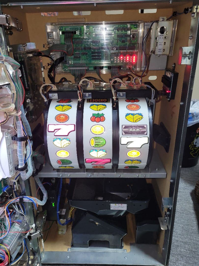 5号機 パチスロ実機 ニューキングハナハナ30