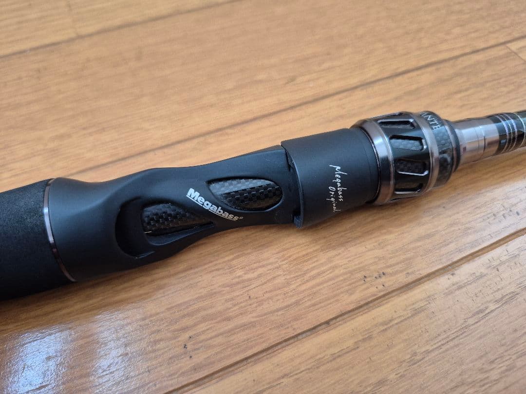 へら男　メガバス　レヴァンテ　F4-72LV 2P 極美品