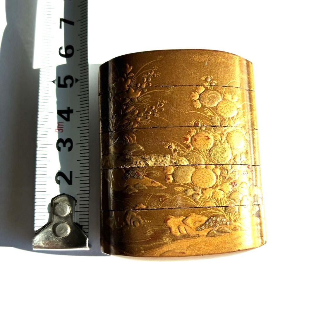 時代物　秋草金蒔絵　印籠　18