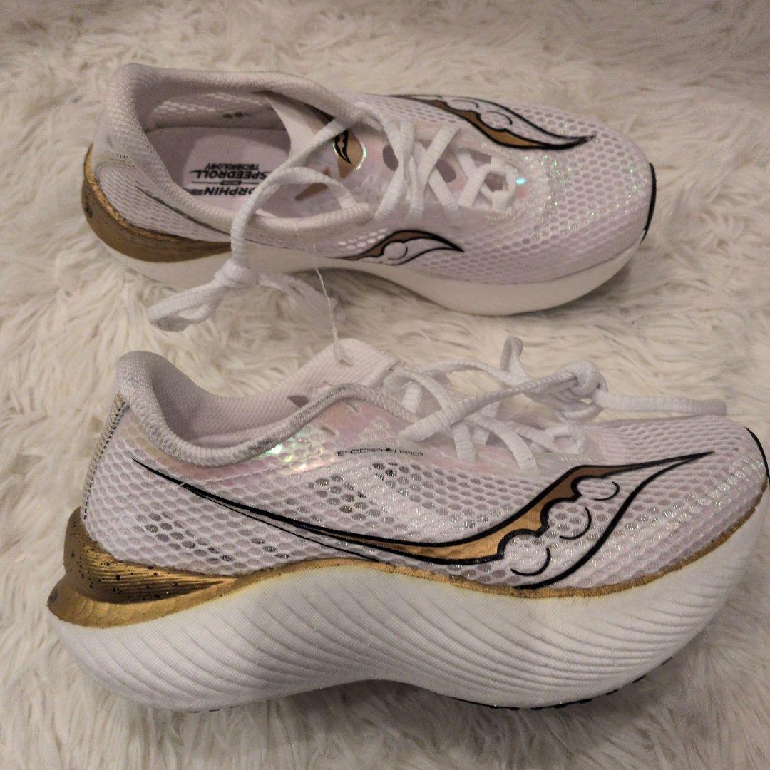 23cm サッカニー エンドルフィン プロ 3 ランニングシューズ 新品