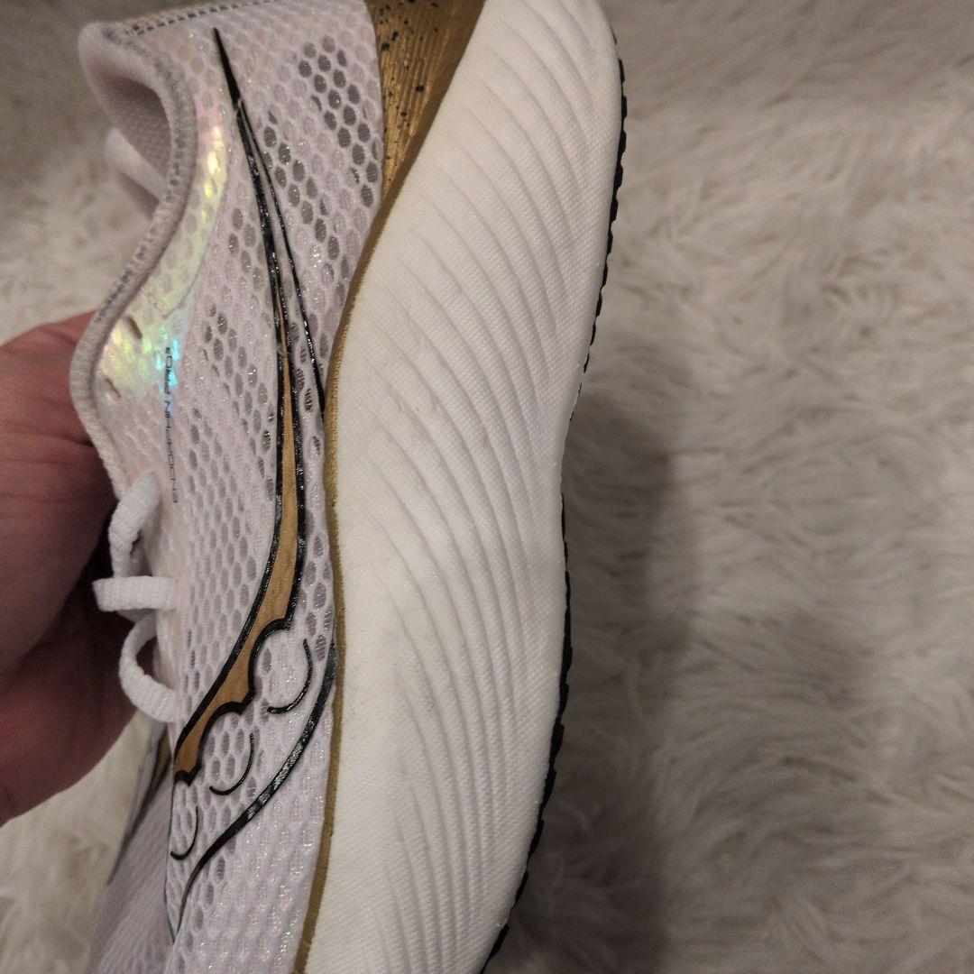 23cm サッカニー エンドルフィン プロ 3 ランニングシューズ 新品