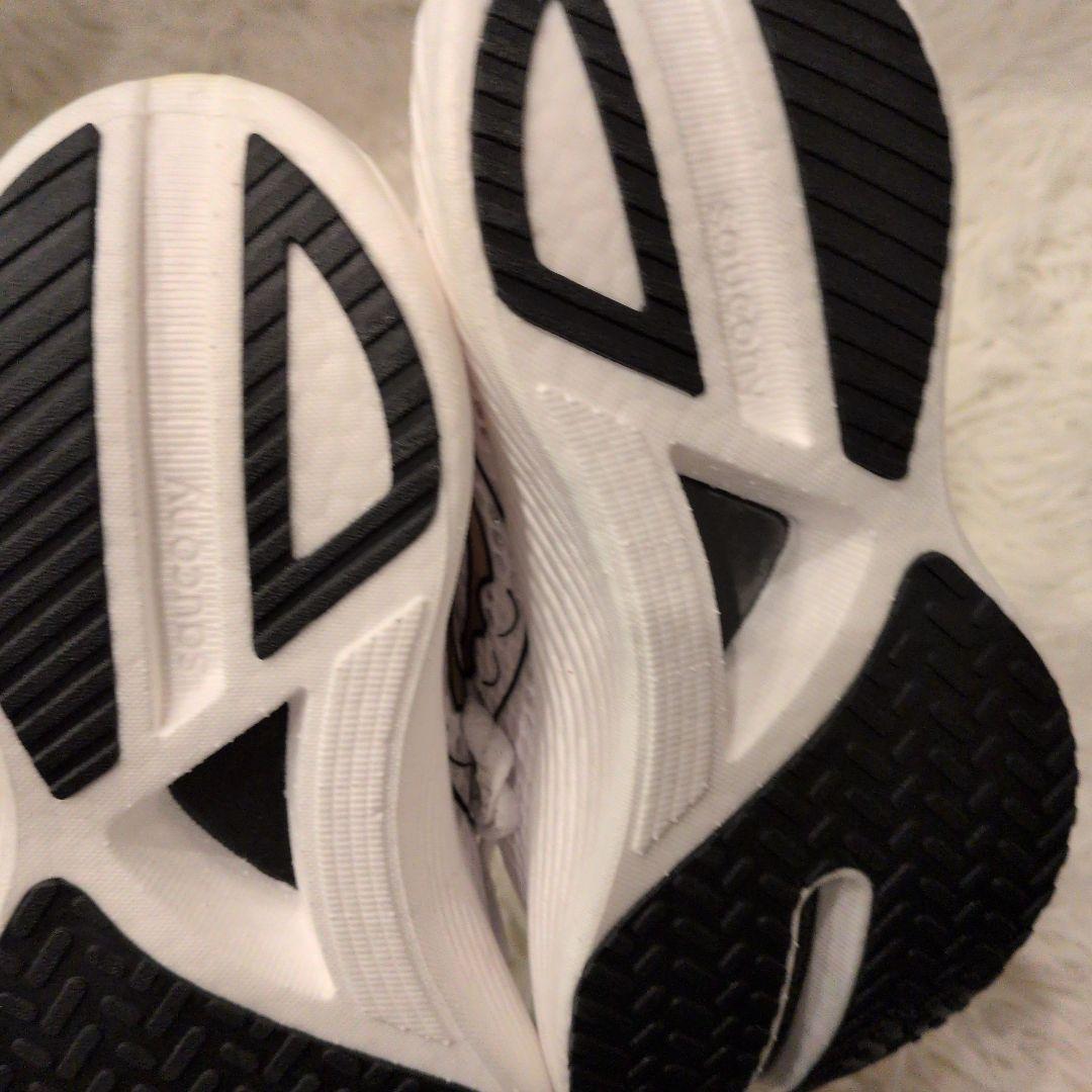 23cm サッカニー エンドルフィン プロ 3 ランニングシューズ 新品