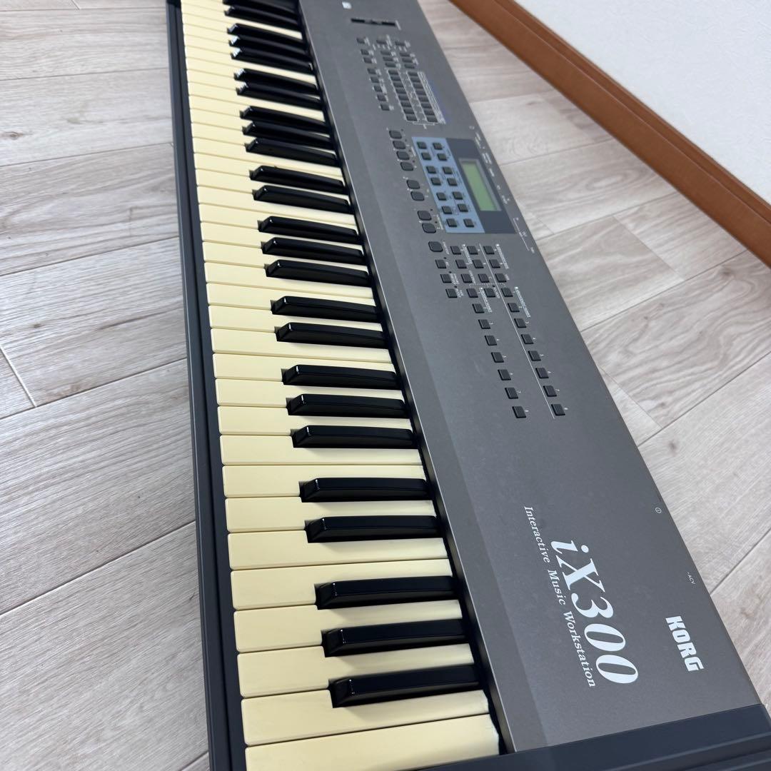 KORG ix300 シンセサイザー