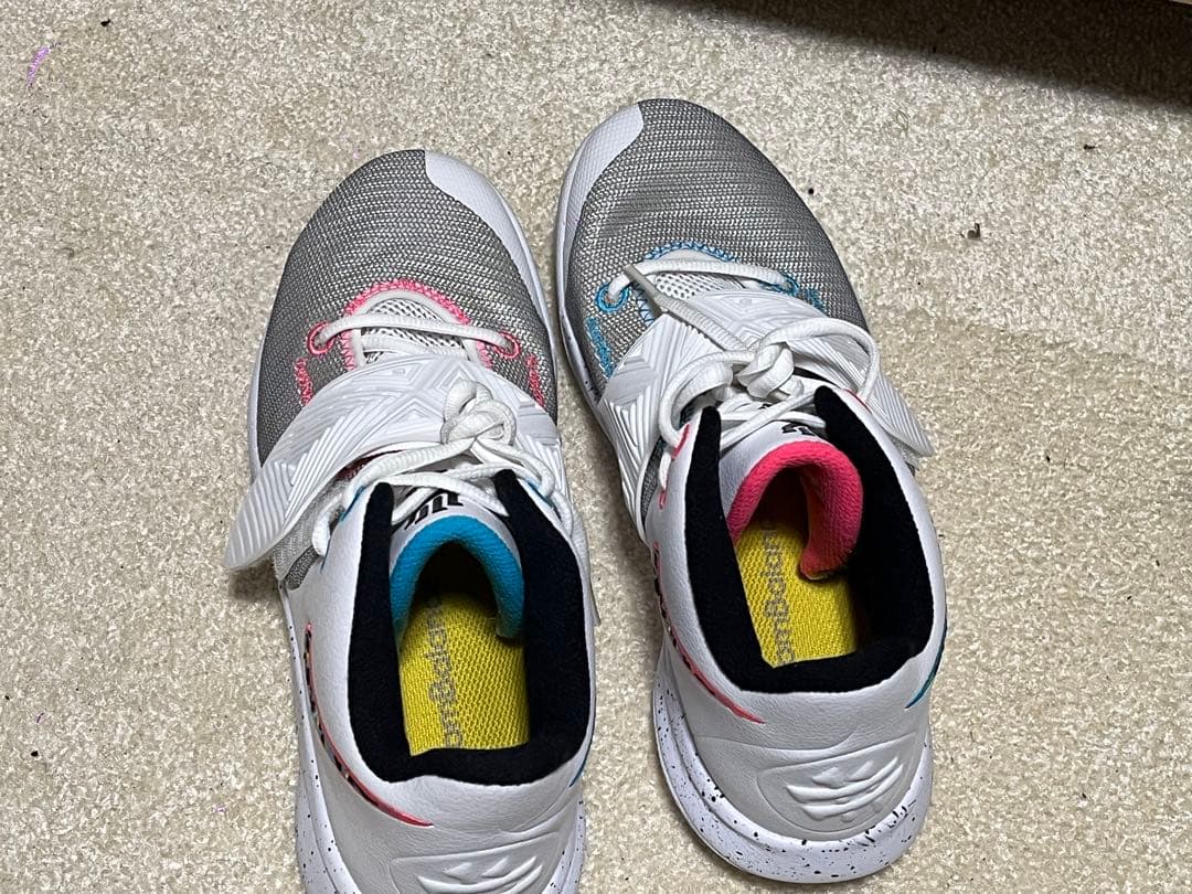 Nike バスケットボールシューズ シルバー/ホワイト