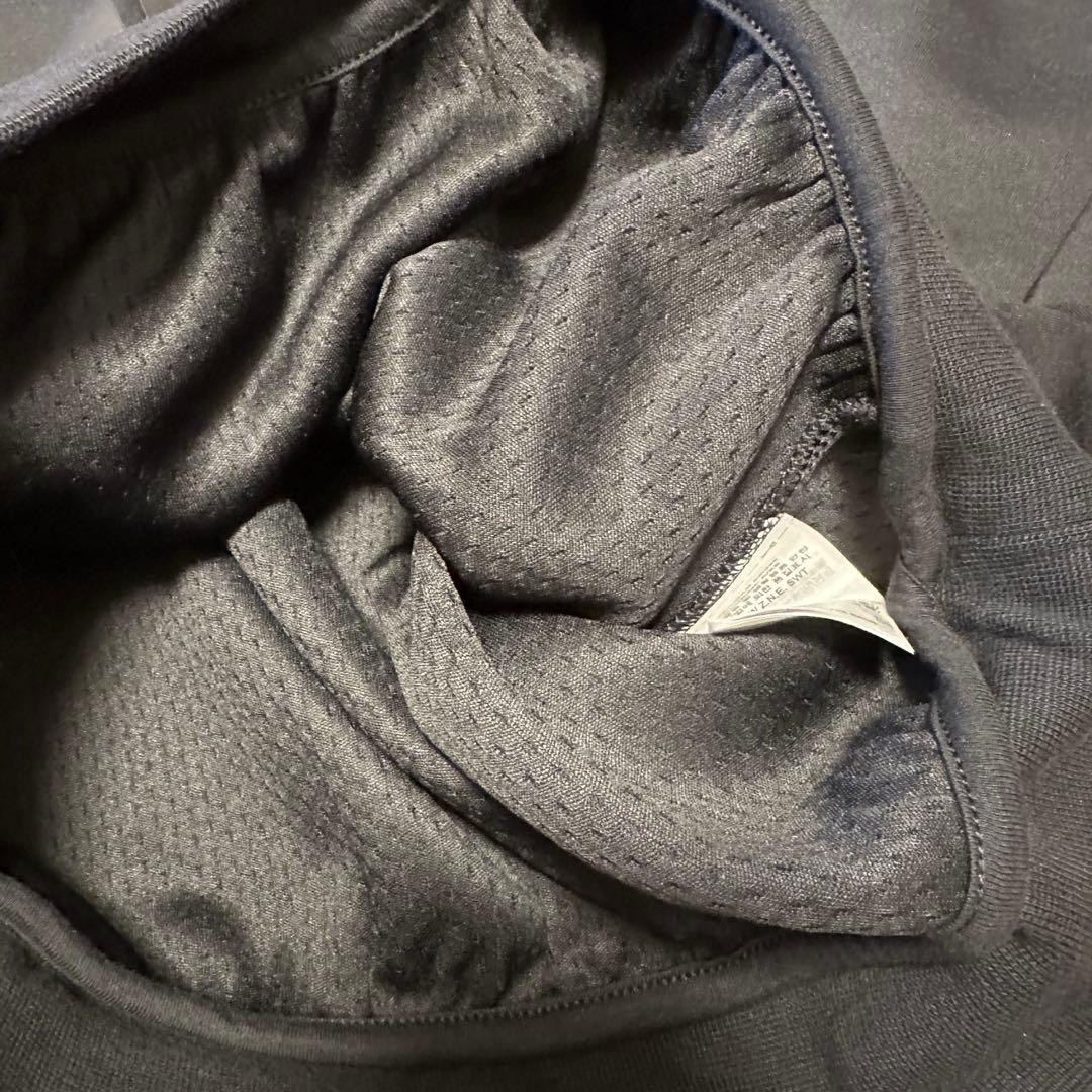 アディダス　クロップド丈トレーナー　ドルマン　プリーツスカート　セットアップ