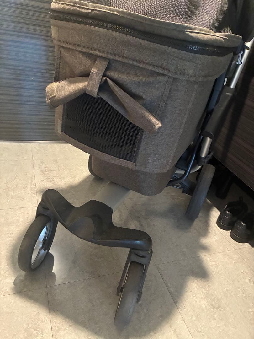 ピッコロカーネ　ベント　カーキ色