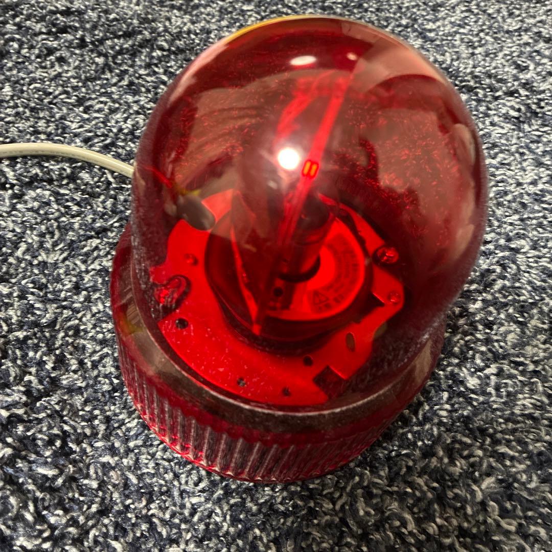 赤いドーム型警報器