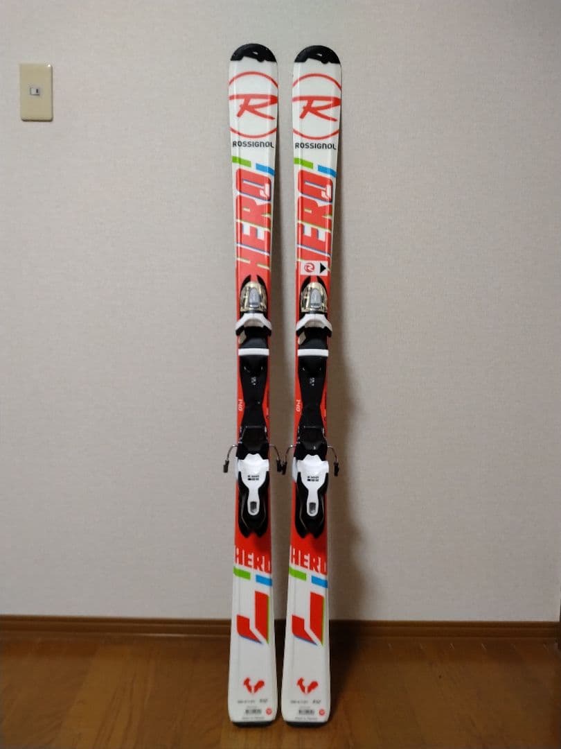 ジュニア用スキー板　ブーツ　ヘルメットセット