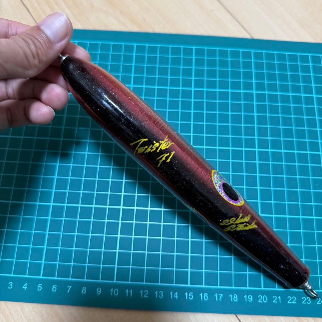 貝田ルアー ツイスターF1