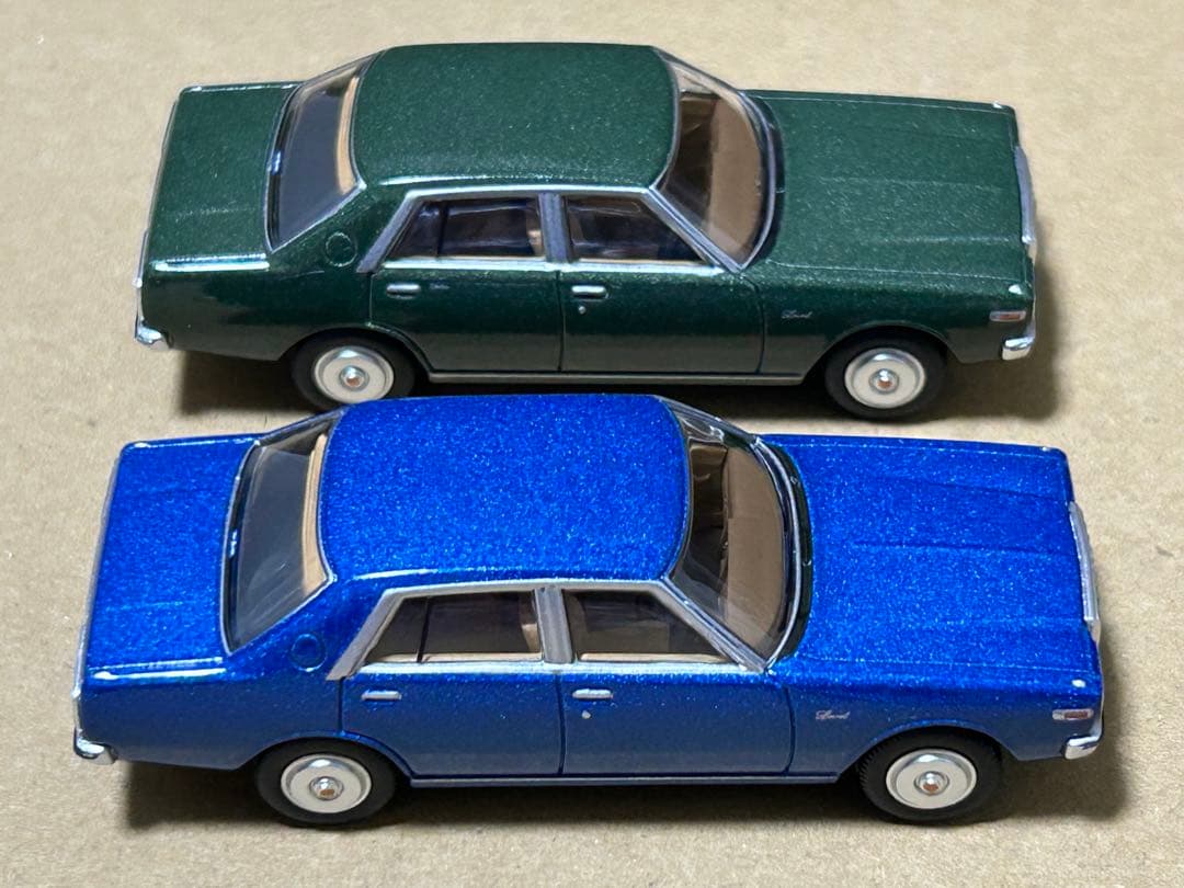 トミカリミテッドヴィンテージネオ ニッサン ローレル 2台セット
