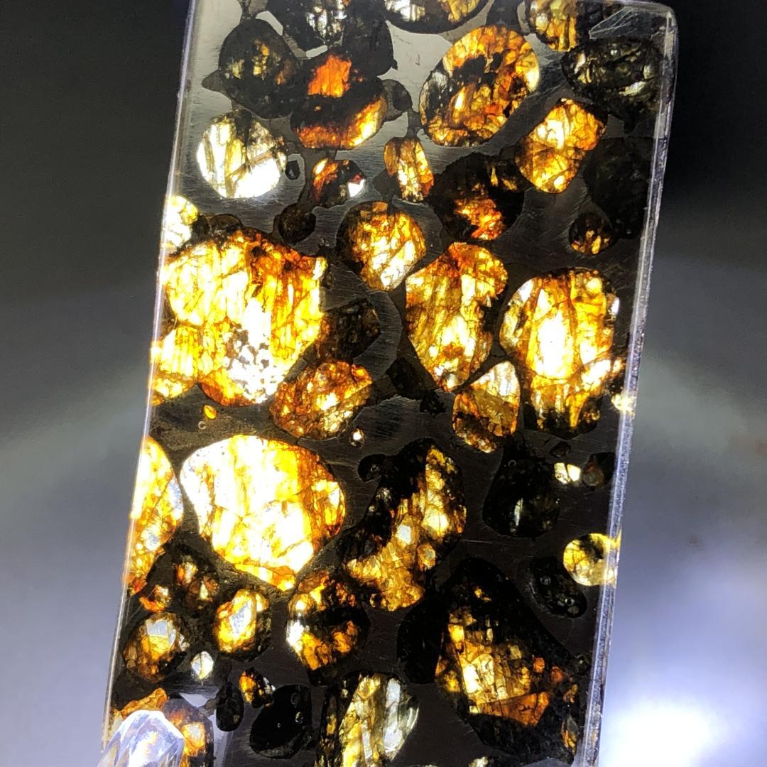 パラサイト隕石 隕石　石鉄隕石　セリコ隕石 美品　重さ約6ｇ　ケース付