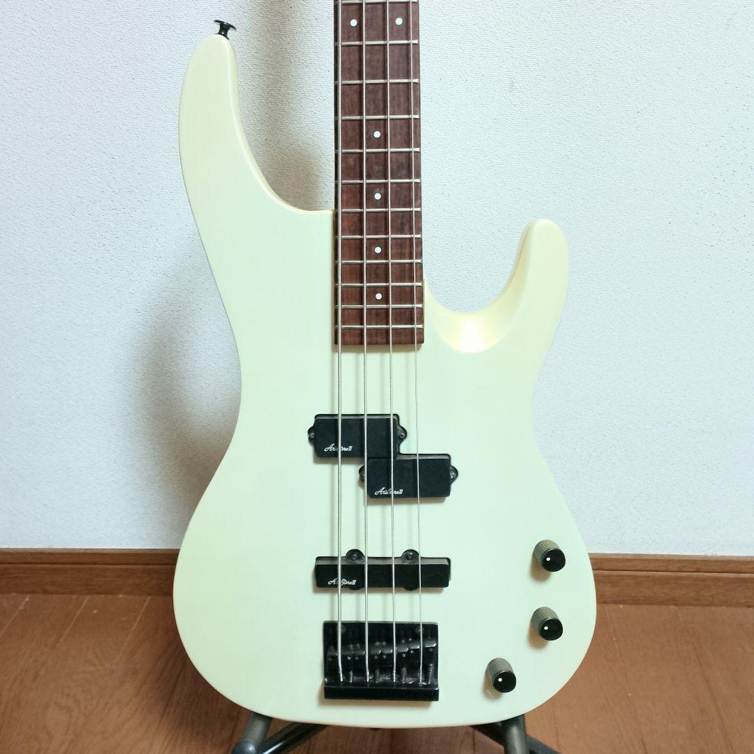 ARIA PROⅡ　MAB-550M　PJタイプエレキベース　弦は新品に交換済み