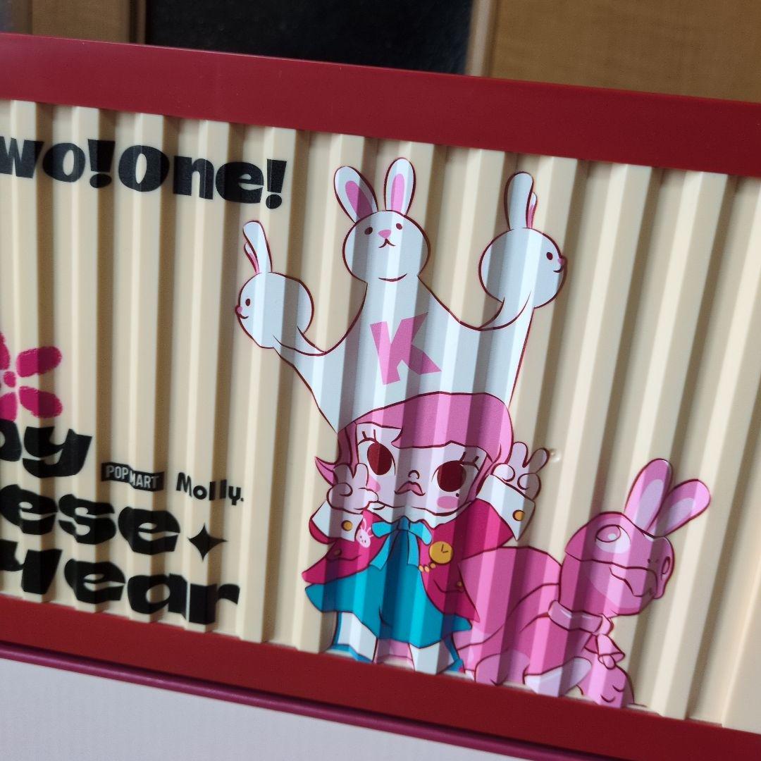 used★POP MART★ライト付き★ディスプレイ コンテナ★Molly★限定