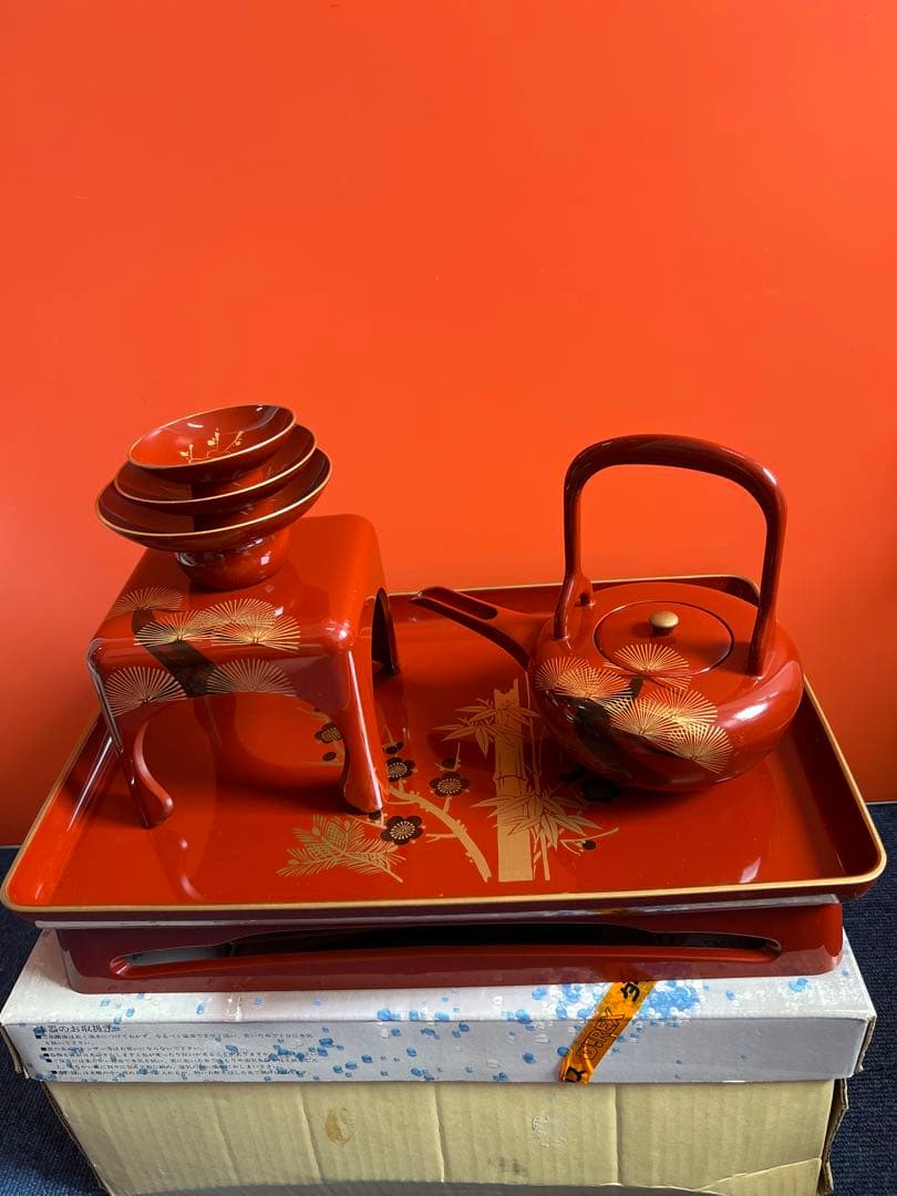 1372 屠蘇器　松くり足　四ッ揃　赤口　松竹梅　未使用