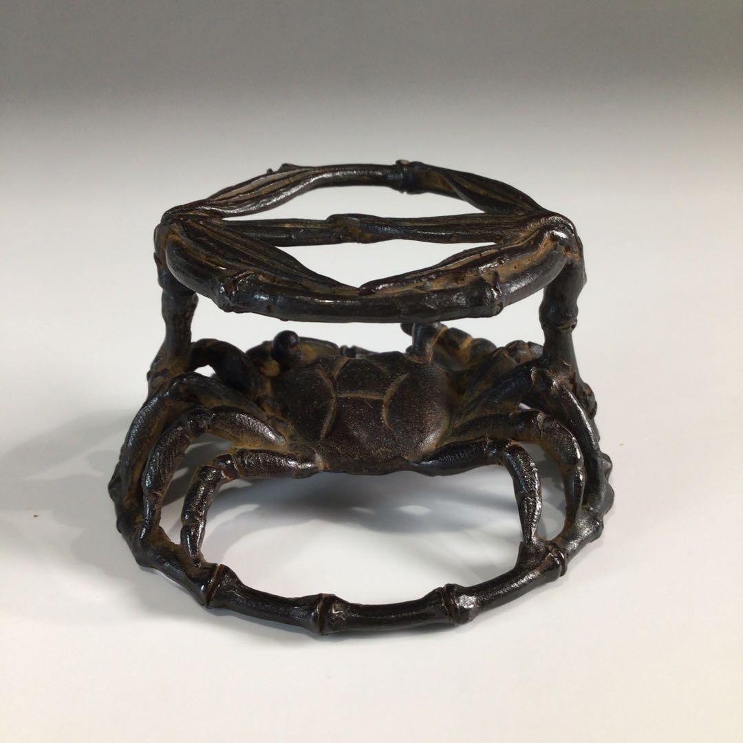 Ｐ７２３　蓋置　『千秋長治造』『蝋型鋳銅』『蟹蓋置』　共箱　茶道具