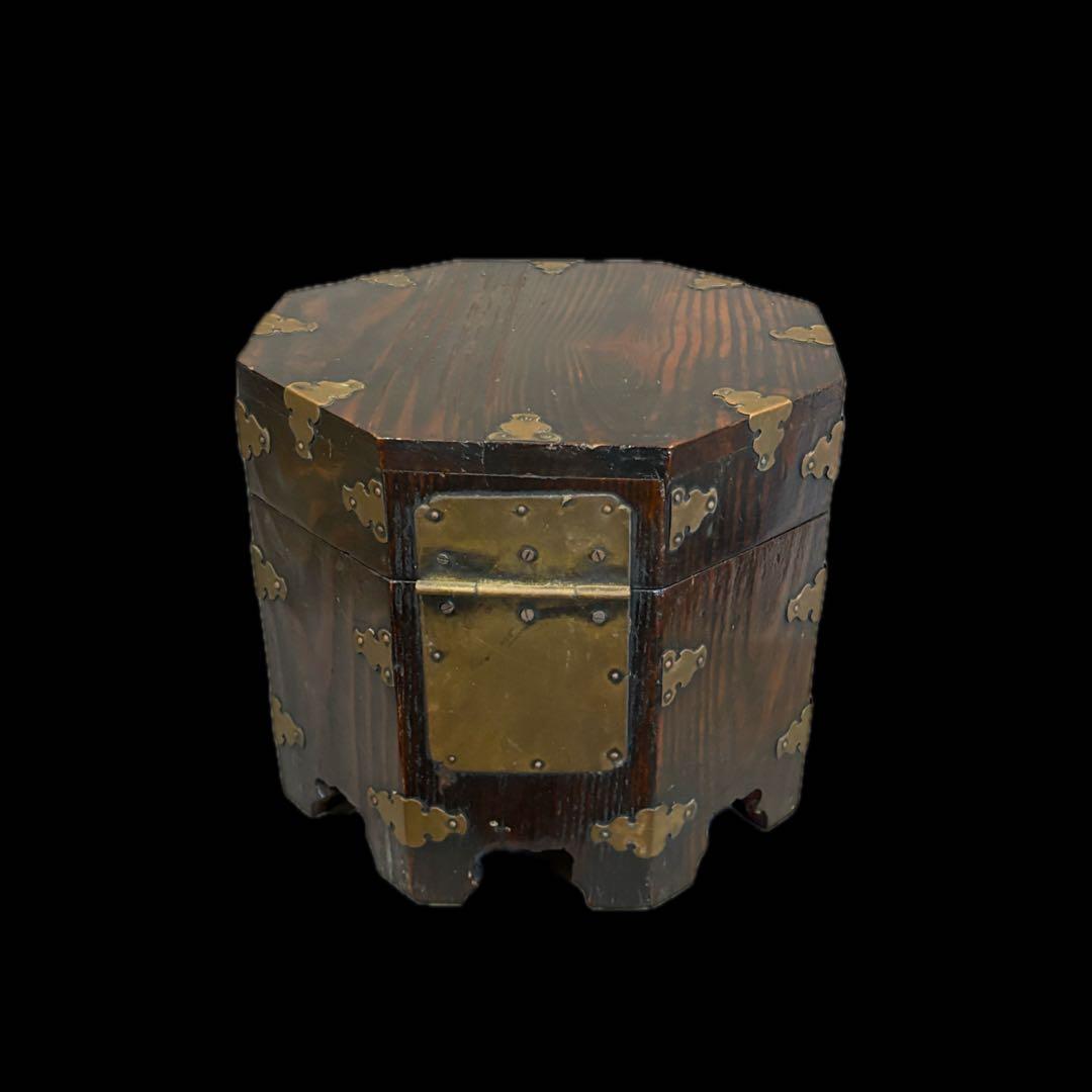 李朝家具 時代八角箱 内側紙張仕上