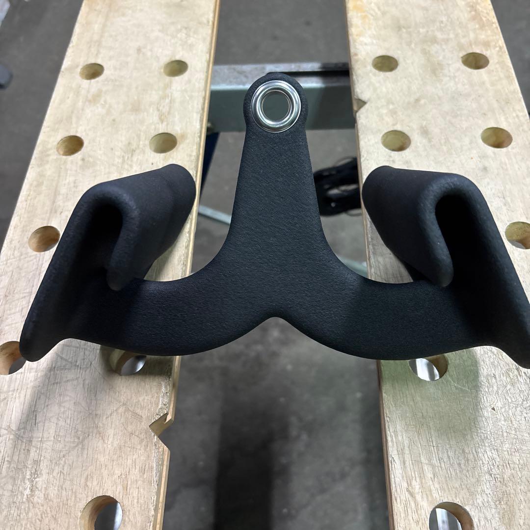 パラレルグリップ　ラットプル　プーリーロー