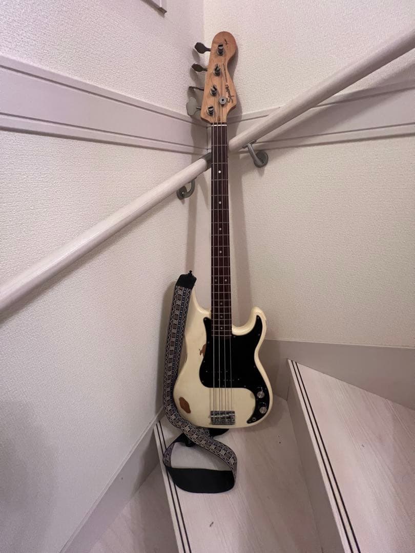 Squier Precision Bass スクワイヤープレシジョン アルニコV