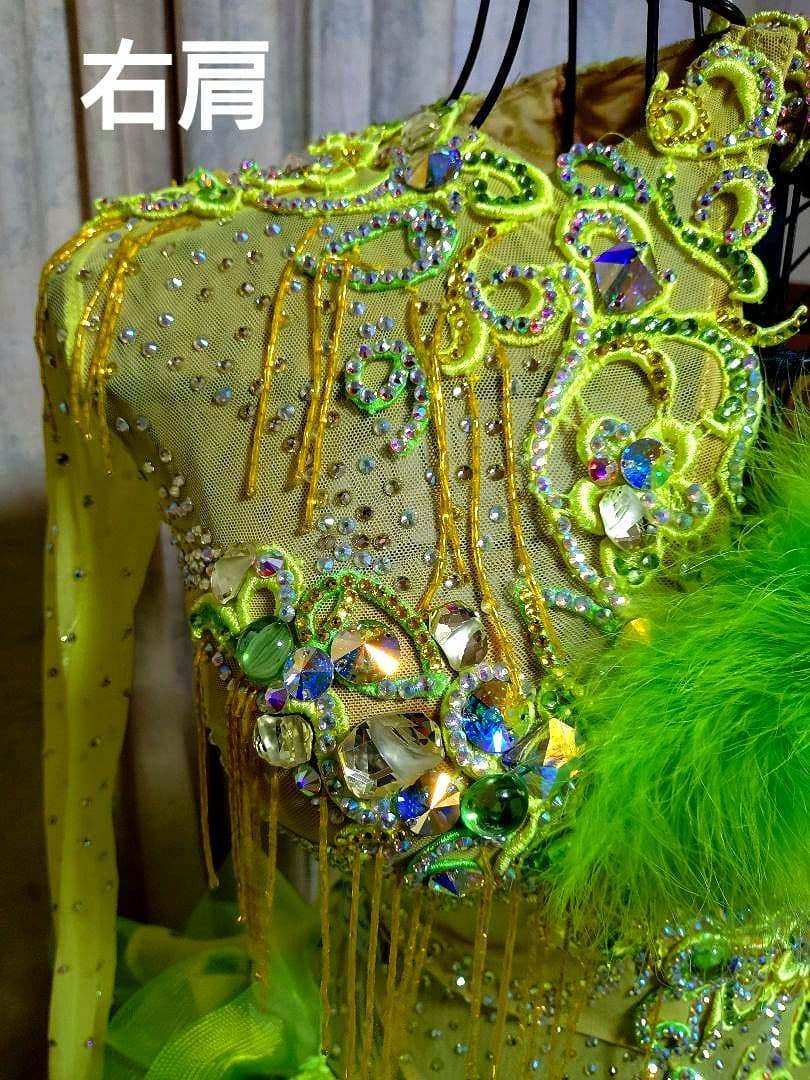 海外製ブランドING　ラテンドレスMサイズ９号 明るいグリーン フリル付き