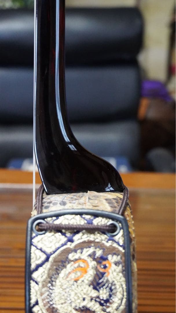 野村流元会長　五十年前にコザで取引した與那城型三線　黒木材　スンチー塗り