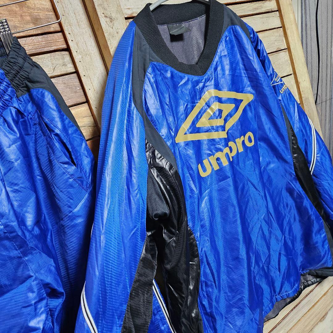 umbro アンブロ　PRO-TRAINING ピステ上下 セット 中綿 防寒