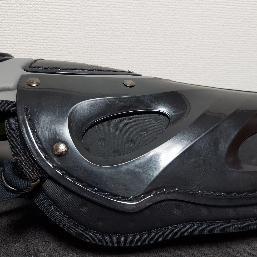 あ*わ様 UA　アンダーアーマー　キャッチャー防具　プロテクター　レッグガード