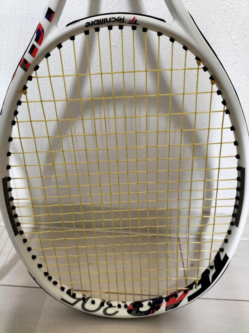 Tecnifibre　TF-40 305 18M 　グロメット付き