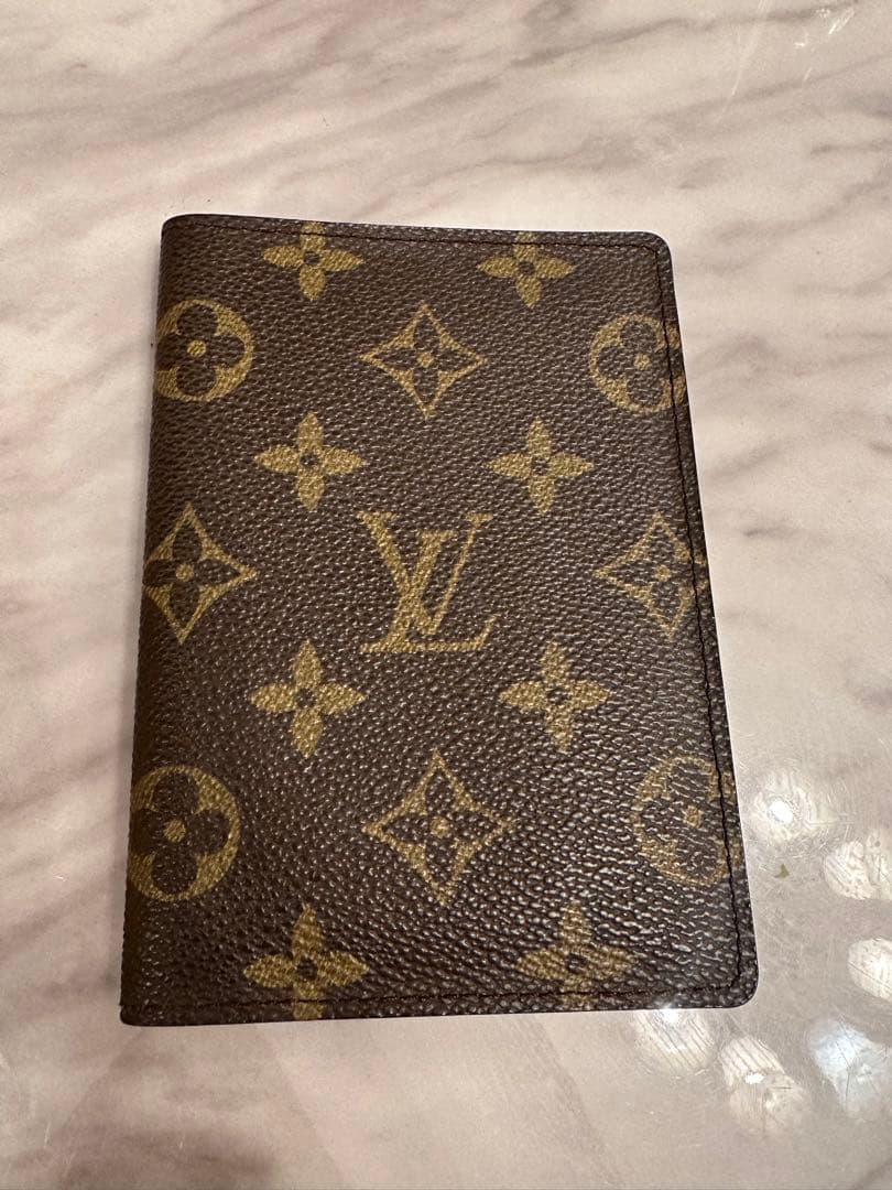 Louis Vuitton パスポートケース ブラウン