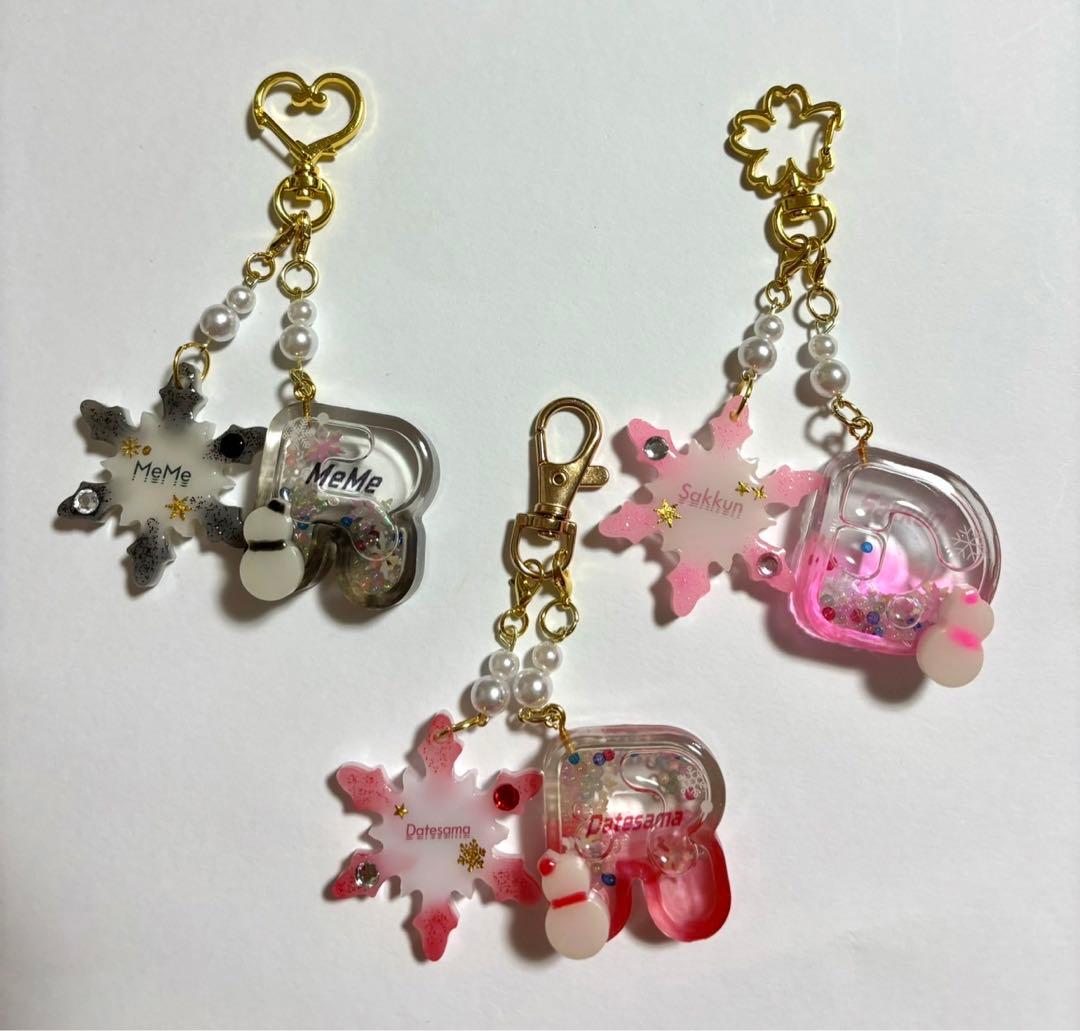 Man レジンキーホルダー アルファベット 雪の結晶 ハンドメイド