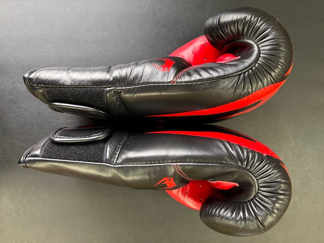 【希少16OZ】Venum Giant 3.0 ボクシンググローブ 赤/黒