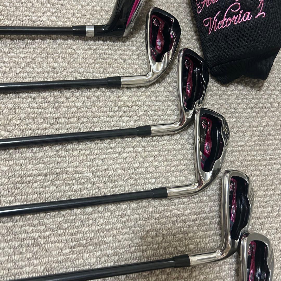 イエローゴルフバッグとクラブセット　レディース